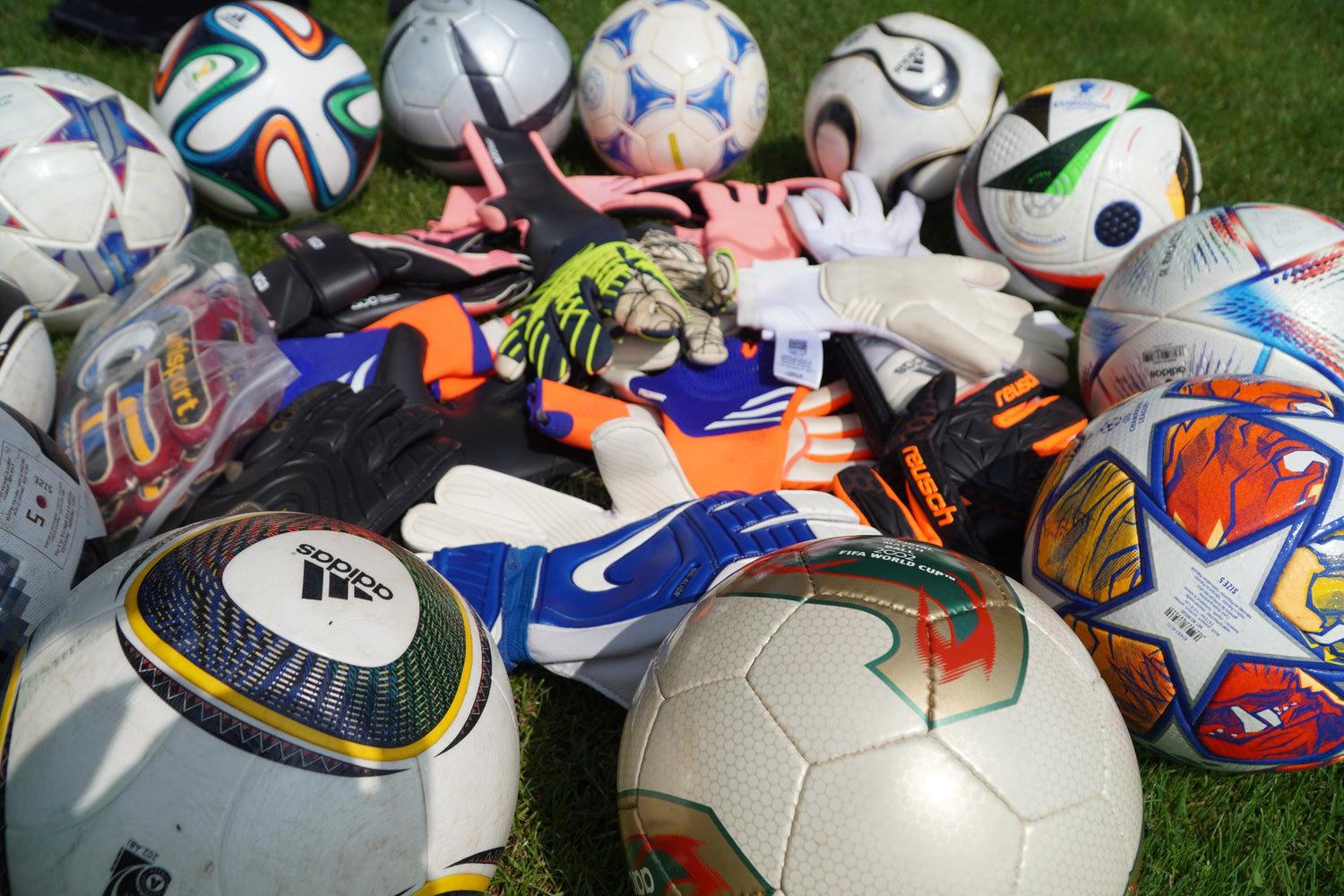Best Goalkeeper Glove Cuts: A Guide by Atlas Goalkeeping